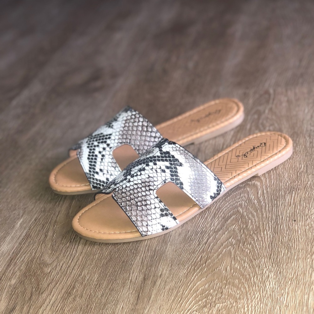 Vegan Leather Sandals - Snake Print - Picture 2 of 5